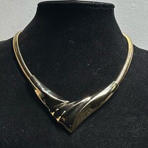 Vintage Gold Tone Necklace